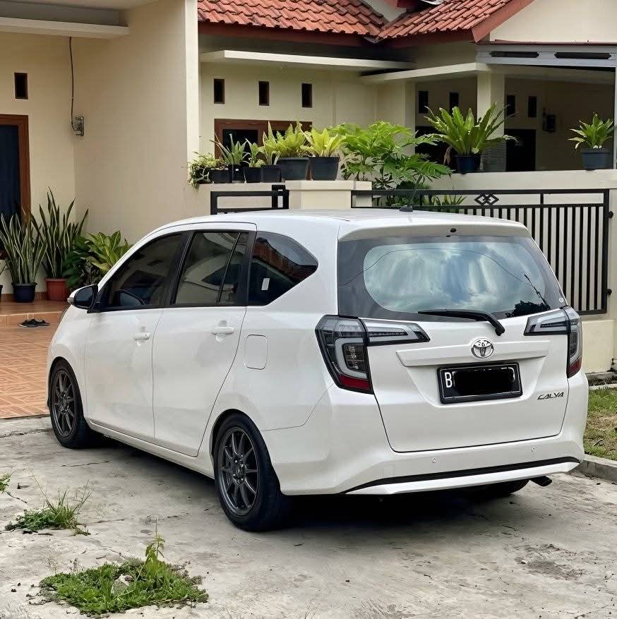 mobil calya sigra bekas
